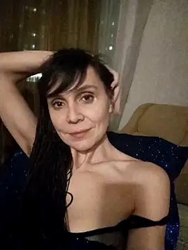 Francenia lolis online show from February 2025 05:50:01 PM