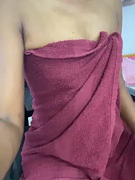 Snapshot of juliya_Les chatting on April 2026 09:33:02 AM juliya Les online show from April 2026 09:33:02 AM