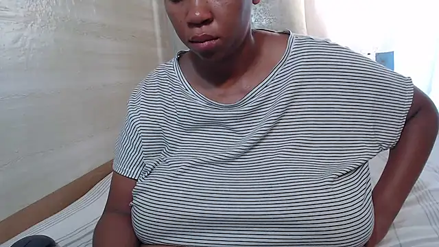 Snapshot of FlavoredNia chatting on February 2025 05:10:01 AM FlavoredNia online show from February 2025 05:10:01 AM