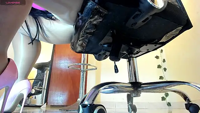 Snapshot of aitana-purple chatting on March 2026 10:17:03 PM aitana-purple online show from March 2026 10:17:03 PM