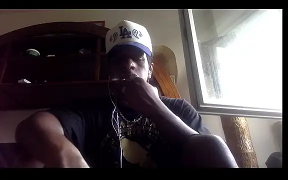 Snapshot of POPAYE972 chatting on March 2026 01:15:01 PM POPAYE972 online show from March 2026 01:15:01 PM