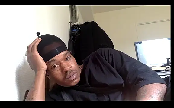 Snapshot of POPAYE972 chatting on March 2026 09:43:02 AM POPAYE972 online show from March 2026 09:43:02 AM