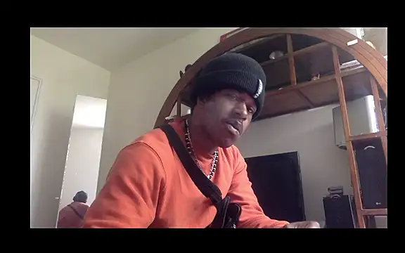 Snapshot of POPAYE972 chatting on April 2026 12:32:01 PM POPAYE972 online show from April 2026 12:32:01 PM