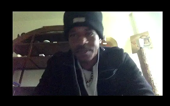 Snapshot of POPAYE972 chatting on April 2026 05:18:01 PM POPAYE972 online show from April 2026 05:18:01 PM