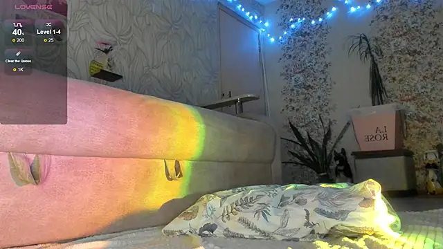 Snapshot of Yay_Nicky chatting on February 2025 07:05:02 PM Yay Nicky online show from February 2025 07:05:02 PM