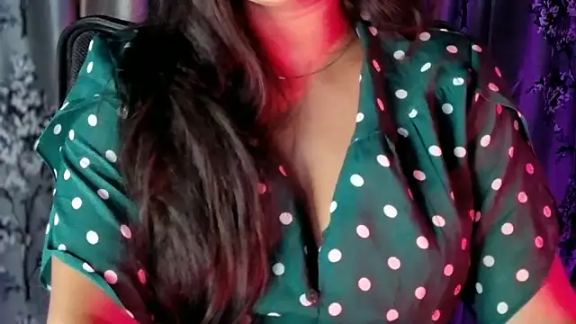 Snapshot of SexyAndHottie chatting on February 2026 11:04:02 AM SexyAndHottie online show from February 2026 11:04:02 AM