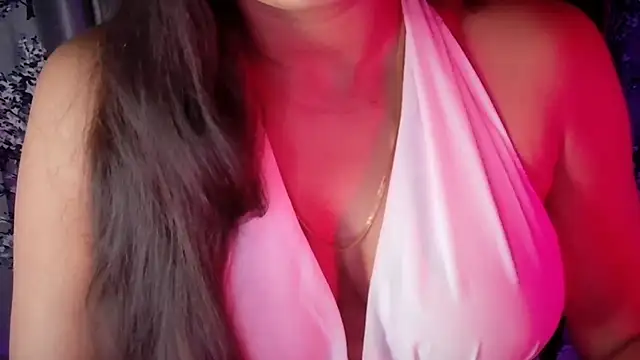 Snapshot of SexyAndHottie chatting on February 2026 04:46:01 PM SexyAndHottie online show from February 2026 04:46:01 PM