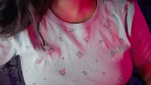 Snapshot of SexyAndHottie chatting on April 2026 11:15:02 AM SexyAndHottie online show from April 2026 11:15:02 AM