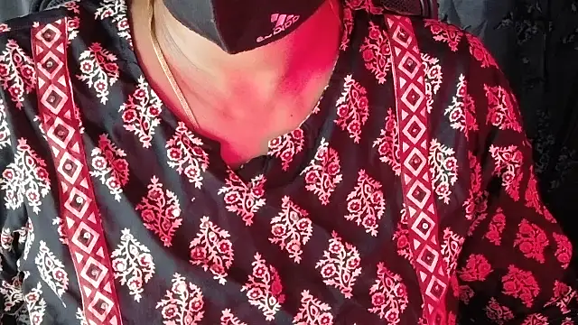 Snapshot of SexyAndHottie chatting on April 2026 01:29:02 PM SexyAndHottie online show from April 2026 01:29:02 PM