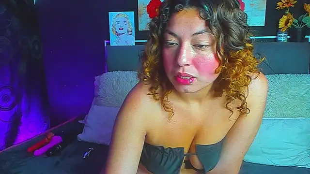 Snapshot of dulce_celeste15 chatting on March 2025 08:00:02 PM dulce celeste15 online show from March 2025 08:00:02 PM