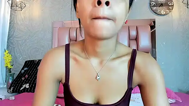 Snapshot of KOURTNEY-- chatting on December 2025 02:38:01 AM KOURTNEY-- online show from December 2025 02:38:01 AM