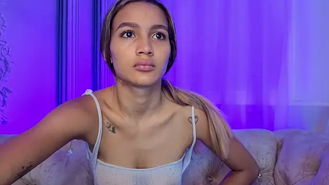 Snapshot of Carohorny4u chatting on March 2026 03:23:02 PM Carohorny4u online show from March 2026 03:23:02 PM