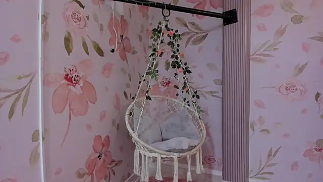 Snapshot of Carohorny4u chatting on March 2026 04:18:02 PM Carohorny4u online show from March 2026 04:18:02 PM