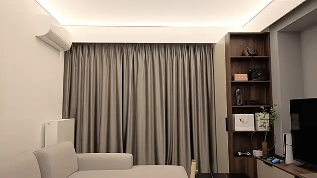 IrisNoire online show from December 2025 08:48:01 PM