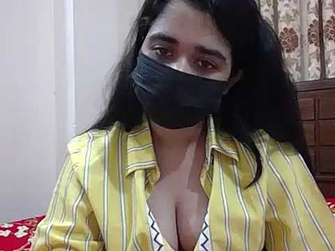 Snapshot of A-pusparani chatting on June 2026 08:18:01 PM A-pusparani online show from June 2026 08:18:01 PM