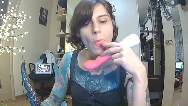 BroadFantasy online show from April 2026 08:00:02 PM