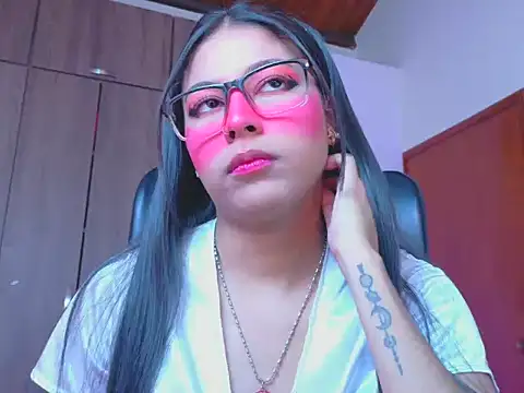 Snapshot of _ALLYSON18_ chatting on June 2026 11:52:01 AM ALLYSON18 online show from June 2026 11:52:01 AM