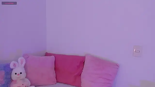 Snapshot of Brisa_blue chatting on April 2026 07:30:02 PM Brisa blue online show from April 2026 07:30:02 PM