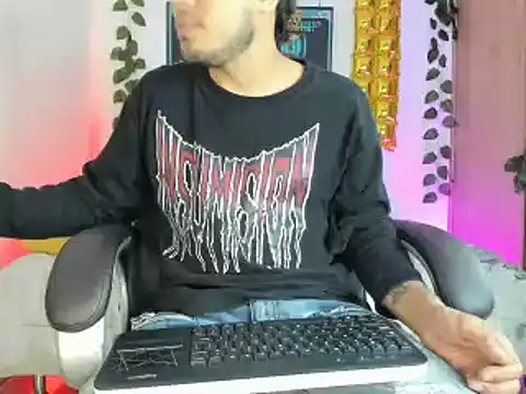 Snapshot of mikee_scooth chatting on January 2025 06:55:02 AM mikee scooth online show from January 2025 06:55:02 AM