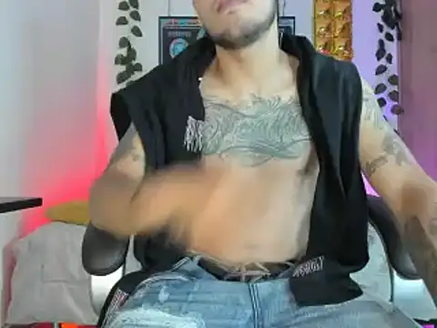 Snapshot of mikee_scooth chatting on January 2025 09:57:02 AM mikee scooth online show from January 2025 09:57:02 AM