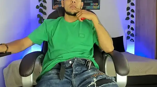 Snapshot of mikee_scooth chatting on March 2025 01:28:01 PM mikee scooth online show from March 2025 01:28:01 PM