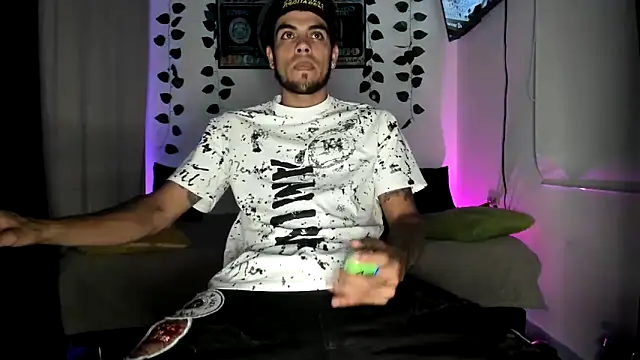 Snapshot of mikee_scooth chatting on September 2025 03:39:02 AM mikee scooth online show from September 2025 03:39:02 AM