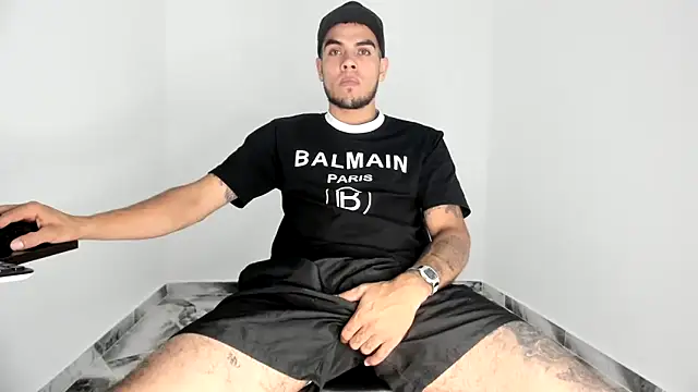 mikee scooth online show from November 2025 07:57:01 PM