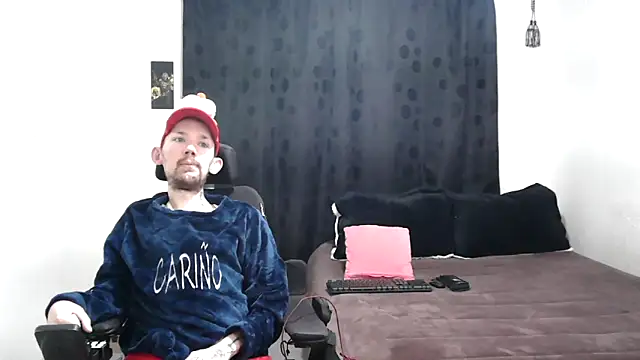 Snapshot of Sophia_and_Thomas chatting on December 2024 11:22:02 AM Sophia and Thomas online show from December 2024 11:22:02 AM