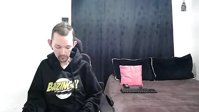 Snapshot of Sophia_and_Thomas chatting on February 2025 11:49:01 AM Sophia and Thomas online show from February 2025 11:49:01 AM