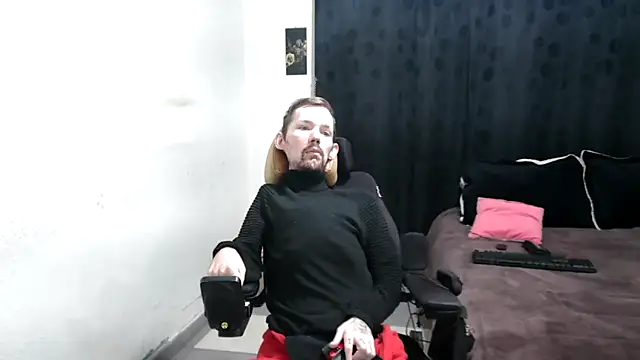 Snapshot of Sophia_and_Thomas chatting on March 2025 09:40:02 AM Sophia and Thomas online show from March 2025 09:40:02 AM