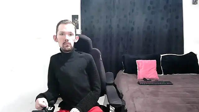 Snapshot of Sophia_and_Thomas chatting on March 2025 09:53:01 AM Sophia and Thomas online show from March 2025 09:53:01 AM