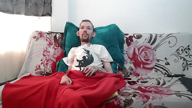 Snapshot of Sophia_and_Thomas chatting on May 2026 03:07:02 PM Sophia and Thomas online show from May 2026 03:07:02 PM