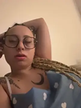 Snapshot of queenlo_xxx chatting on June 2026 02:44:02 PM queenlo xxx online show from June 2026 02:44:02 PM