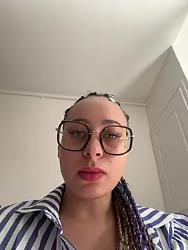 Snapshot of queenlo_xxx chatting on June 2026 04:19:02 PM queenlo xxx online show from June 2026 04:19:02 PM