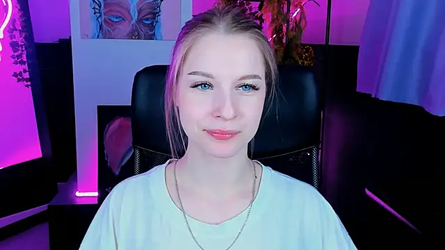 Snapshot of CuteMousee chatting on December 2024 08:44:02 AM CuteMousee online show from December 2024 08:44:02 AM