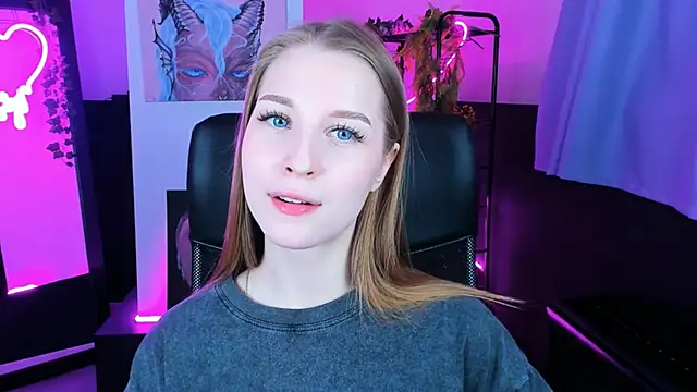 Snapshot of CuteMousee chatting on December 2024 04:49:02 PM CuteMousee online show from December 2024 04:49:02 PM