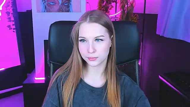 Snapshot of CuteMousee chatting on December 2024 02:26:01 AM CuteMousee online show from December 2024 02:26:01 AM