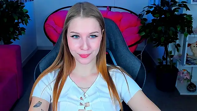 Snapshot of CuteMousee chatting on December 2024 05:47:02 PM CuteMousee online show from December 2024 05:47:02 PM