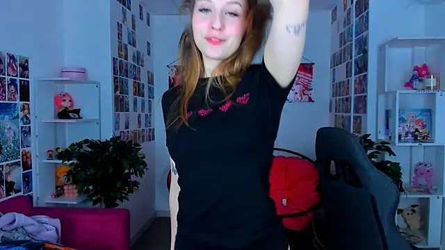 Snapshot of CuteMousee chatting on December 2024 05:58:01 AM CuteMousee online show from December 2024 05:58:01 AM