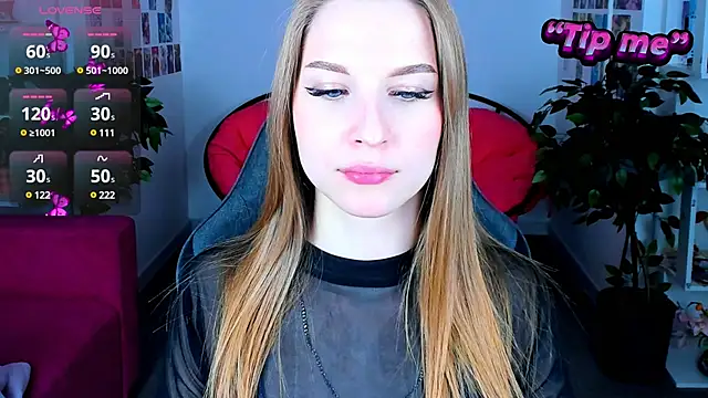 Snapshot of CuteMousee chatting on January 2025 11:48:01 AM CuteMousee online show from January 2025 11:48:01 AM