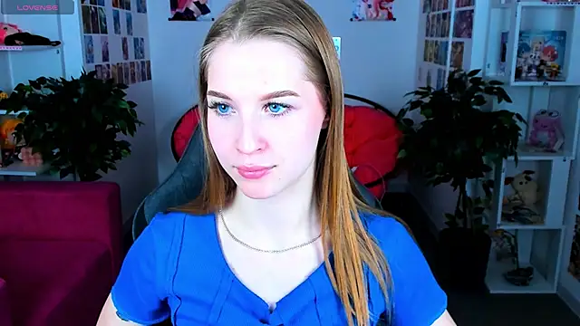 Snapshot of CuteMousee chatting on January 2025 09:04:02 AM CuteMousee online show from January 2025 09:04:02 AM