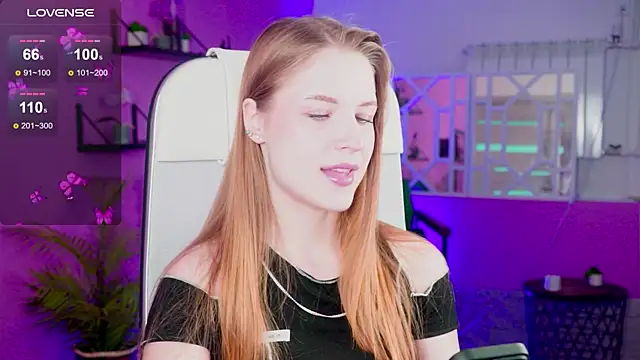 Snapshot of CuteMousee chatting on September 2025 05:56:01 AM CuteMousee online show from September 2025 05:56:01 AM