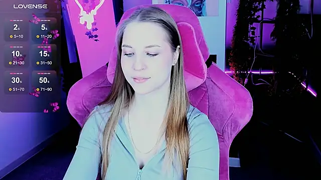 Snapshot of CuteMousee chatting on October 2025 05:27:01 AM CuteMousee online show from October 2025 05:27:01 AM