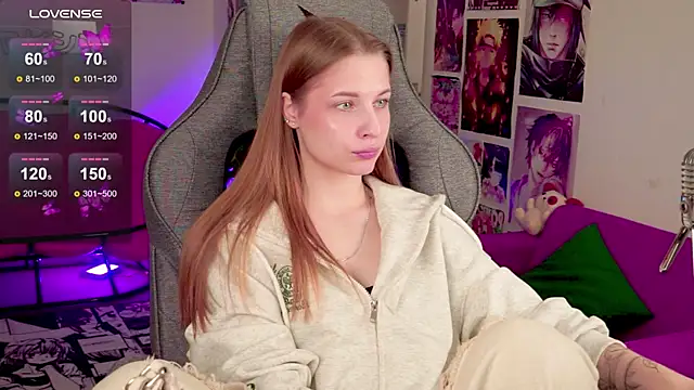 Snapshot of CuteMousee chatting on October 2025 09:19:02 AM CuteMousee online show from October 2025 09:19:02 AM