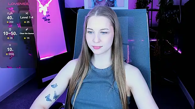 Snapshot of CuteMousee chatting on October 2025 10:38:01 AM CuteMousee online show from October 2025 10:38:01 AM