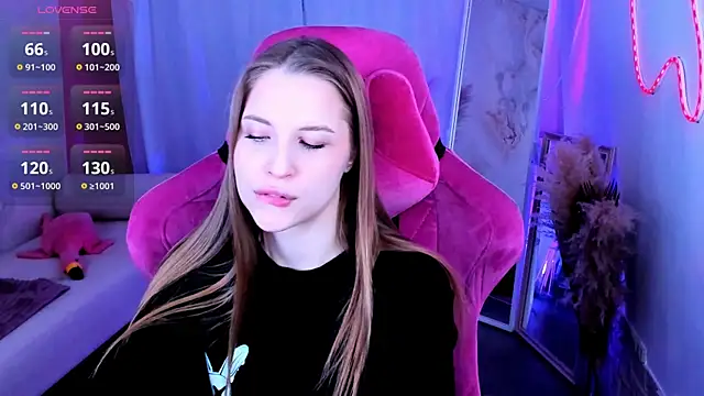 Snapshot of CuteMousee chatting on November 2025 06:13:01 AM CuteMousee online show from November 2025 06:13:01 AM