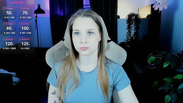 Snapshot of CuteMousee chatting on December 2025 11:37:02 AM CuteMousee online show from December 2025 11:37:02 AM