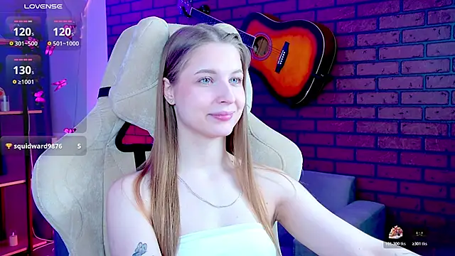 Snapshot of CuteMousee chatting on January 2026 05:57:02 AM CuteMousee online show from January 2026 05:57:02 AM