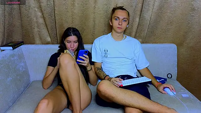 Snapshot of do_u_know_them chatting on January 2025 09:47:02 AM do u know them online show from January 2025 09:47:02 AM