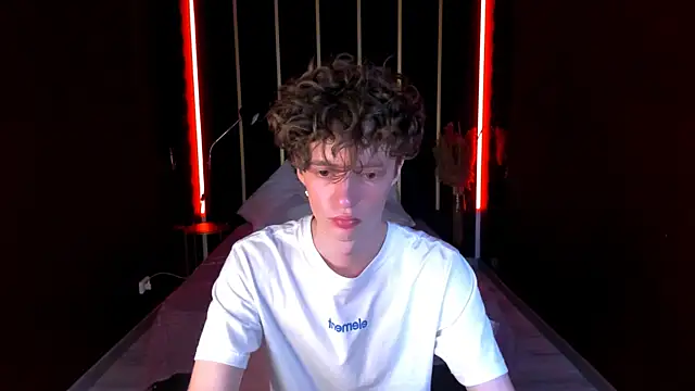 Snapshot of LukeSweet chatting on June 2026 12:44:01 PM LukeSweet online show from June 2026 12:44:01 PM